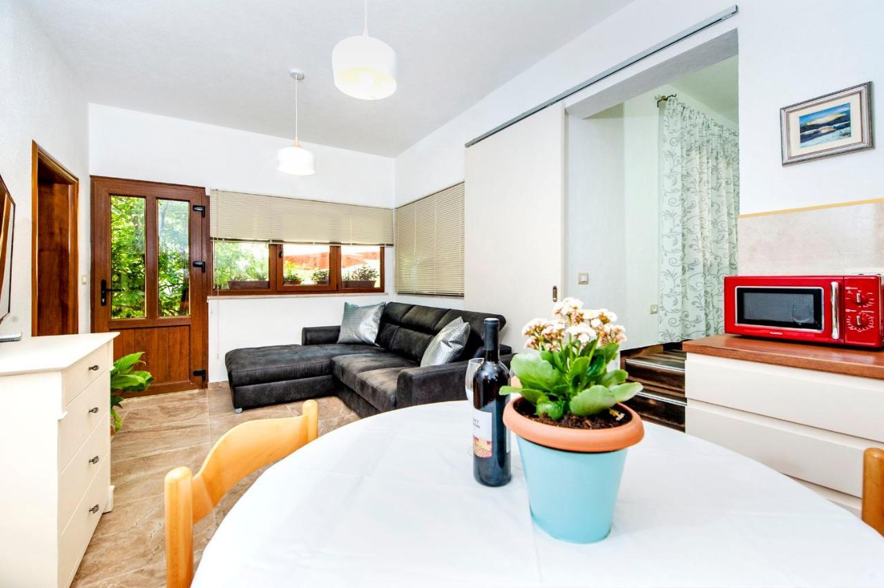 Apartments Karmen Ρόβινι Εξωτερικό φωτογραφία