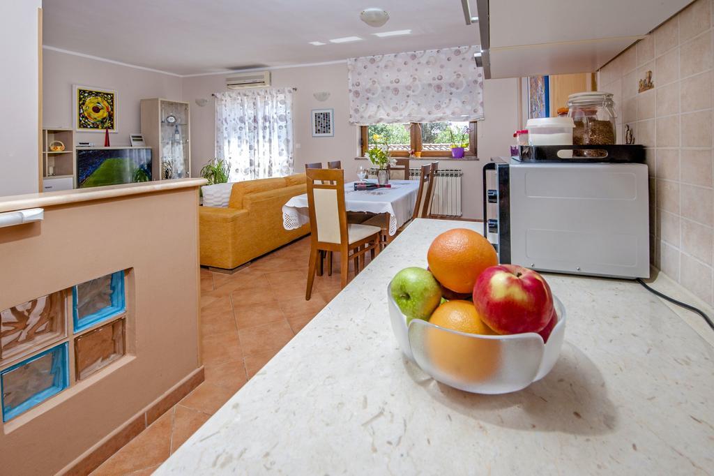 Apartments Karmen Ρόβινι Εξωτερικό φωτογραφία