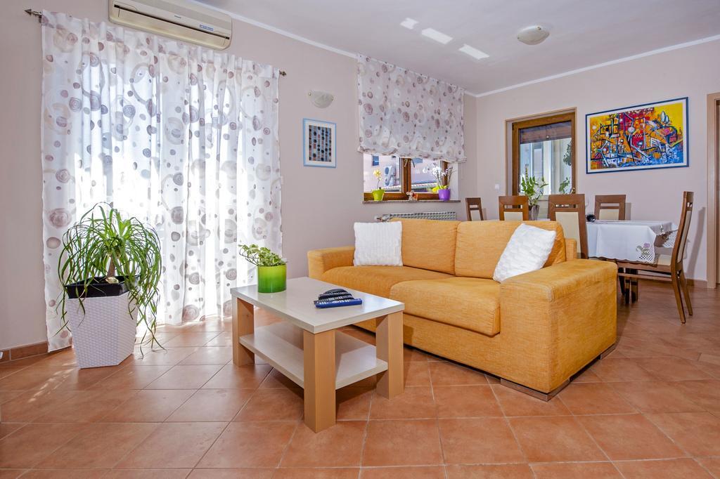 Apartments Karmen Ρόβινι Εξωτερικό φωτογραφία