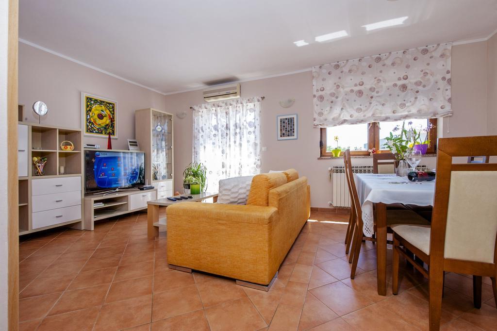 Apartments Karmen Ρόβινι Εξωτερικό φωτογραφία