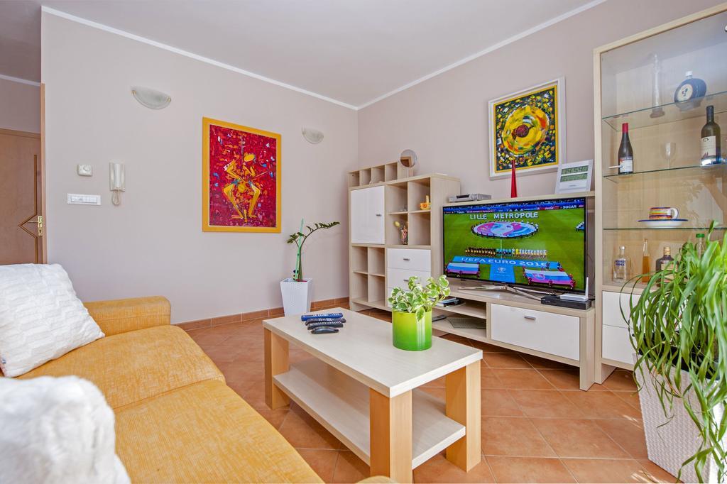 Apartments Karmen Ρόβινι Εξωτερικό φωτογραφία