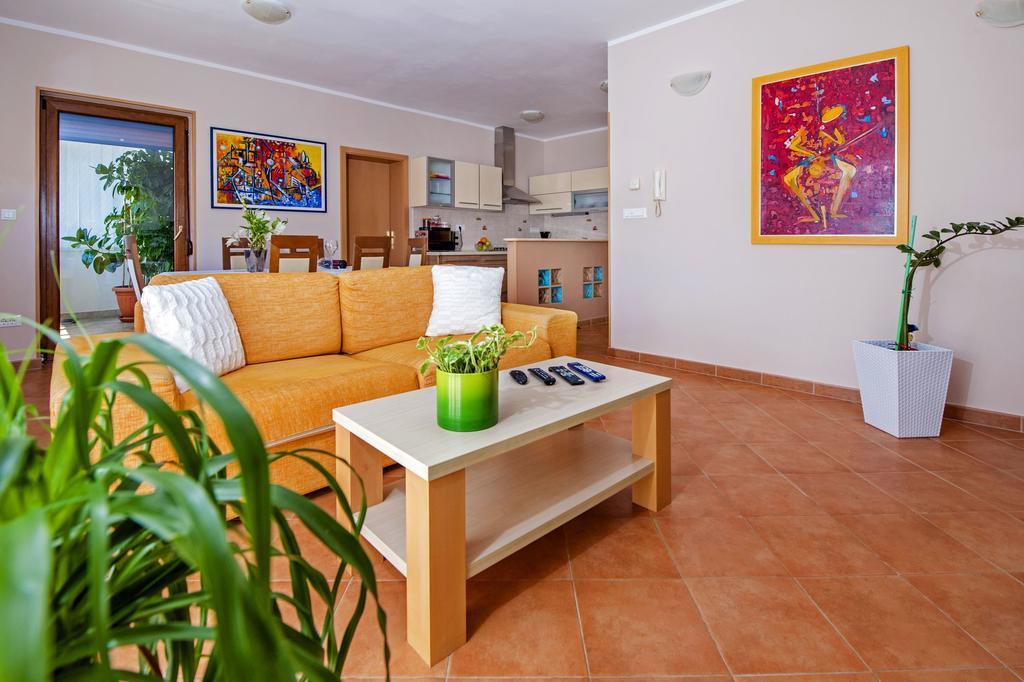 Apartments Karmen Ρόβινι Εξωτερικό φωτογραφία