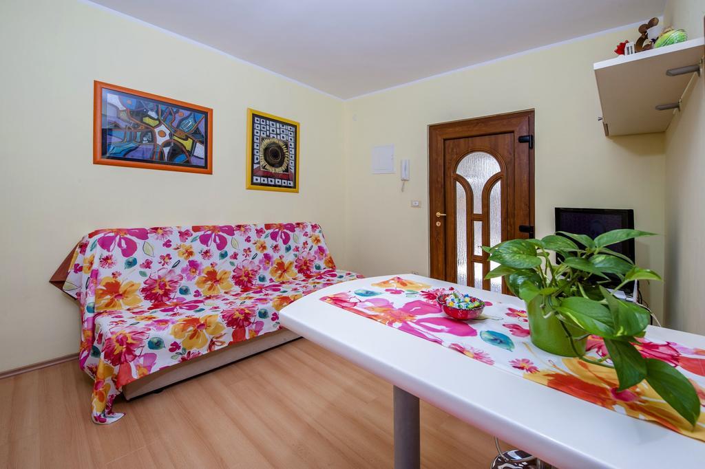 Apartments Karmen Ρόβινι Εξωτερικό φωτογραφία