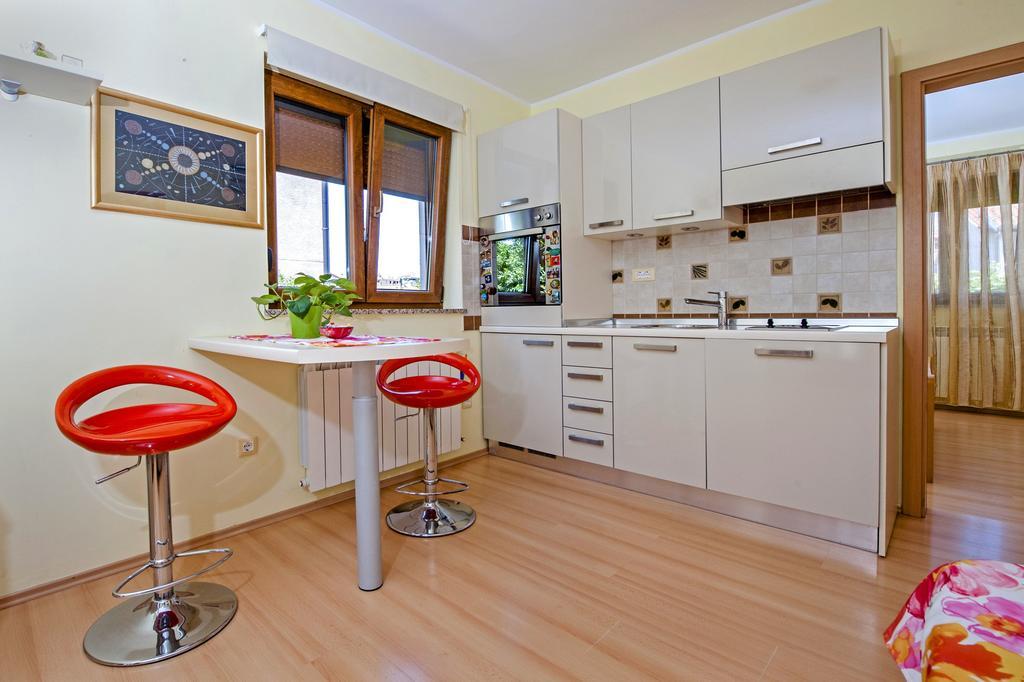Apartments Karmen Ρόβινι Εξωτερικό φωτογραφία