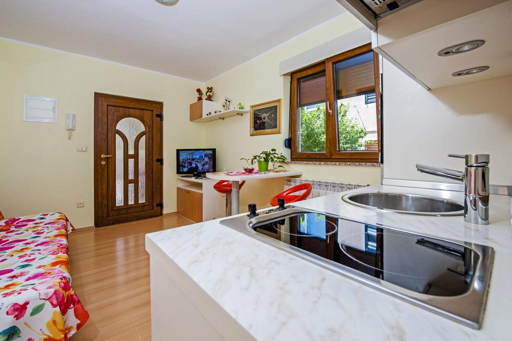 Apartments Karmen Ρόβινι Εξωτερικό φωτογραφία