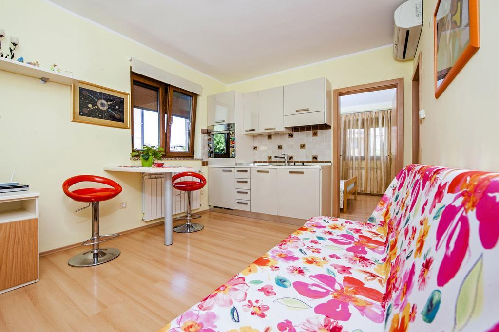 Apartments Karmen Ρόβινι Εξωτερικό φωτογραφία